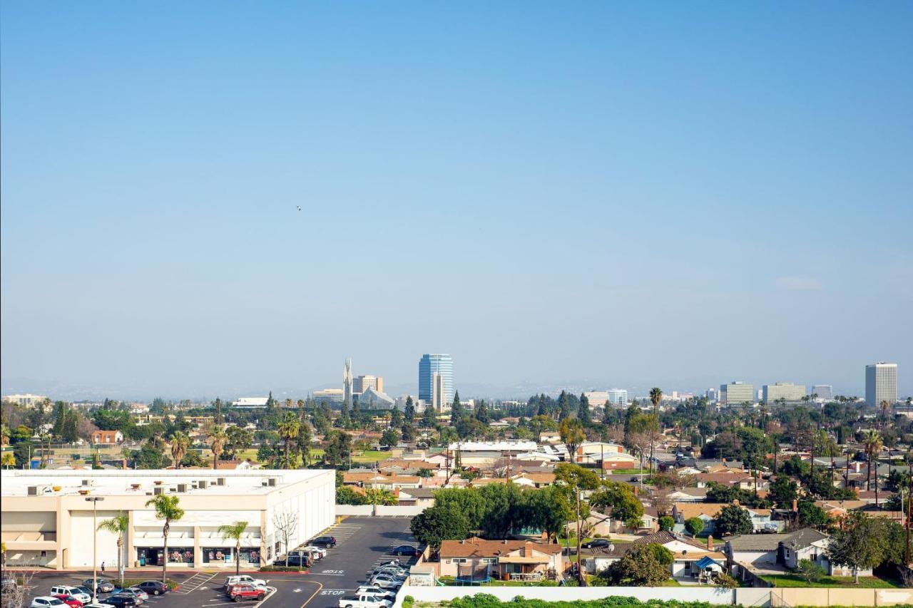 Sheraton Garden Grove-Anaheim South Bagian luar foto