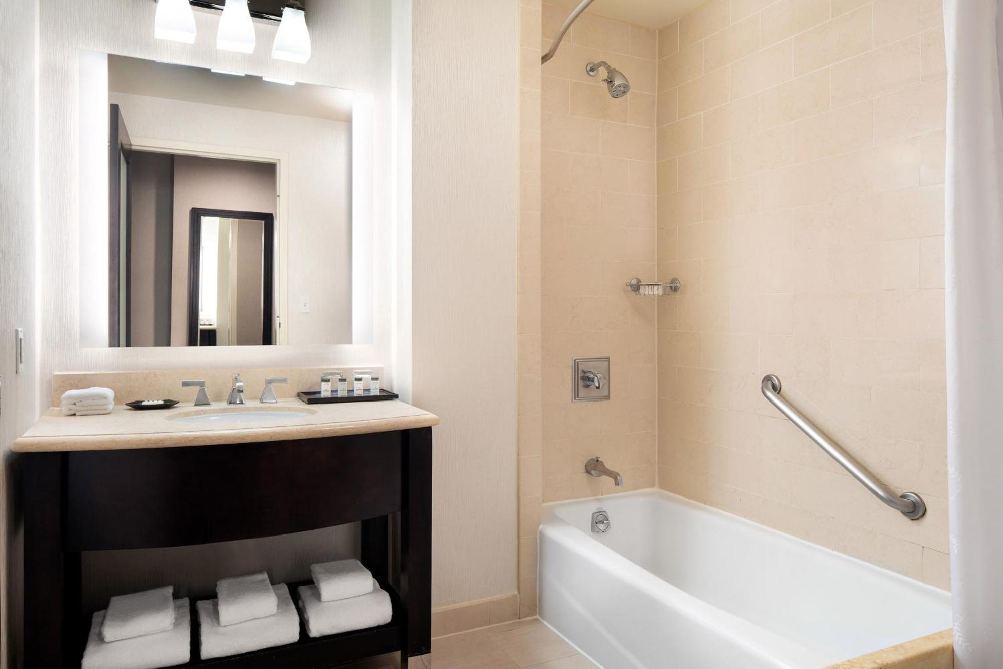 Sheraton Garden Grove-Anaheim South Bagian luar foto