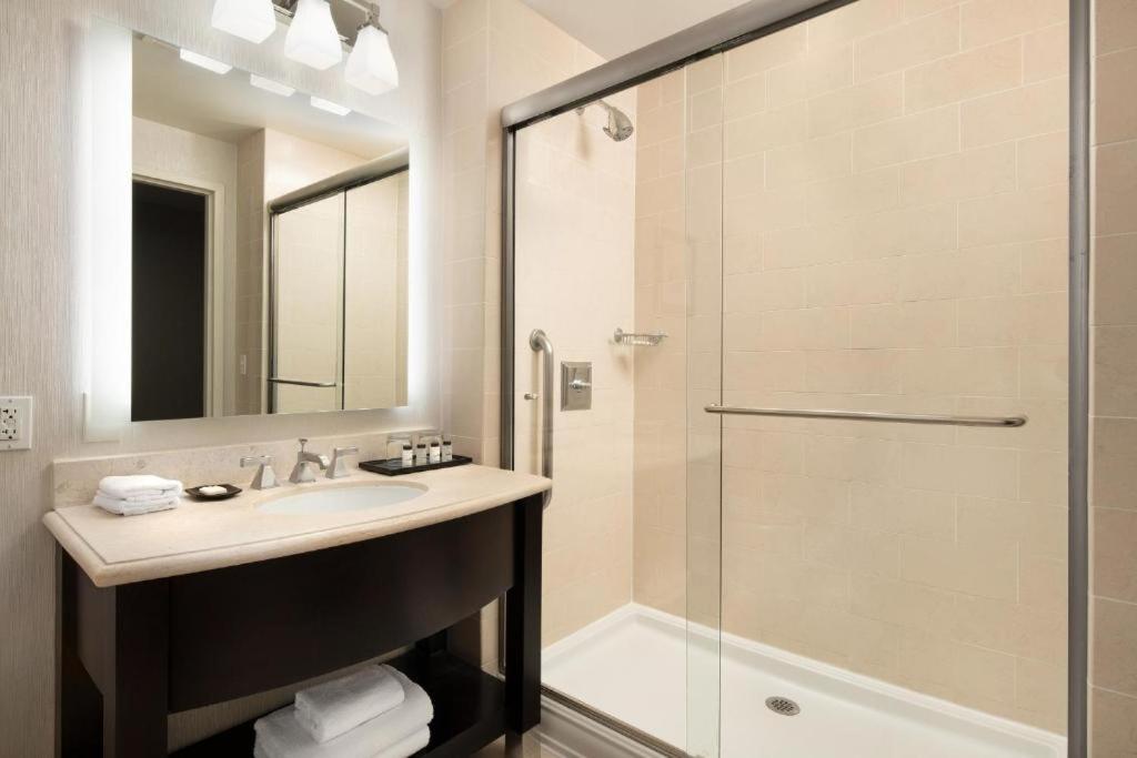 Sheraton Garden Grove-Anaheim South Bagian luar foto
